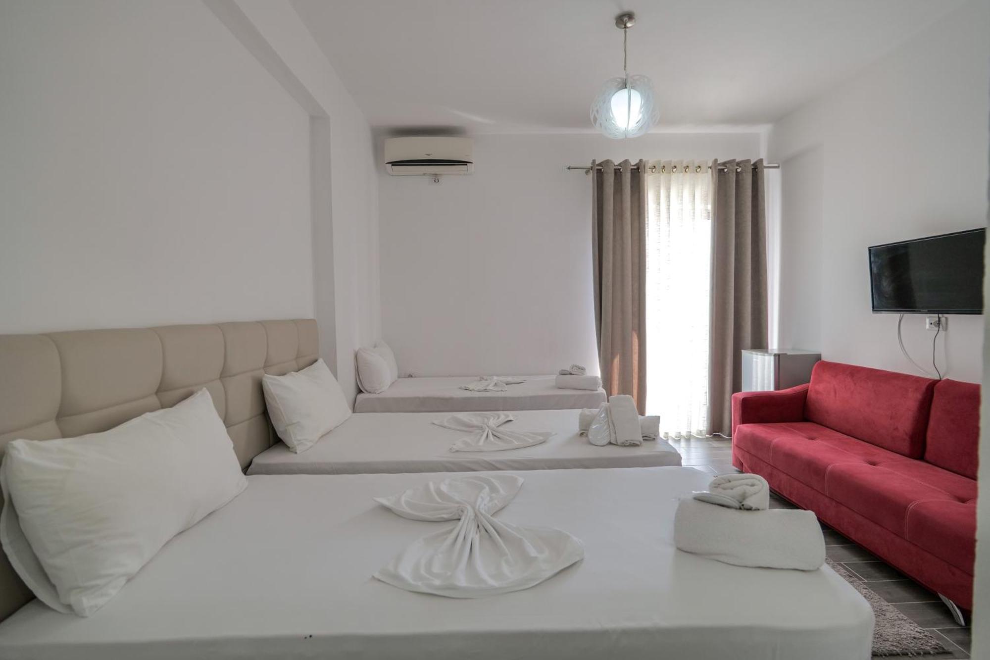 Hotel Sunrays Саранда Экстерьер фото