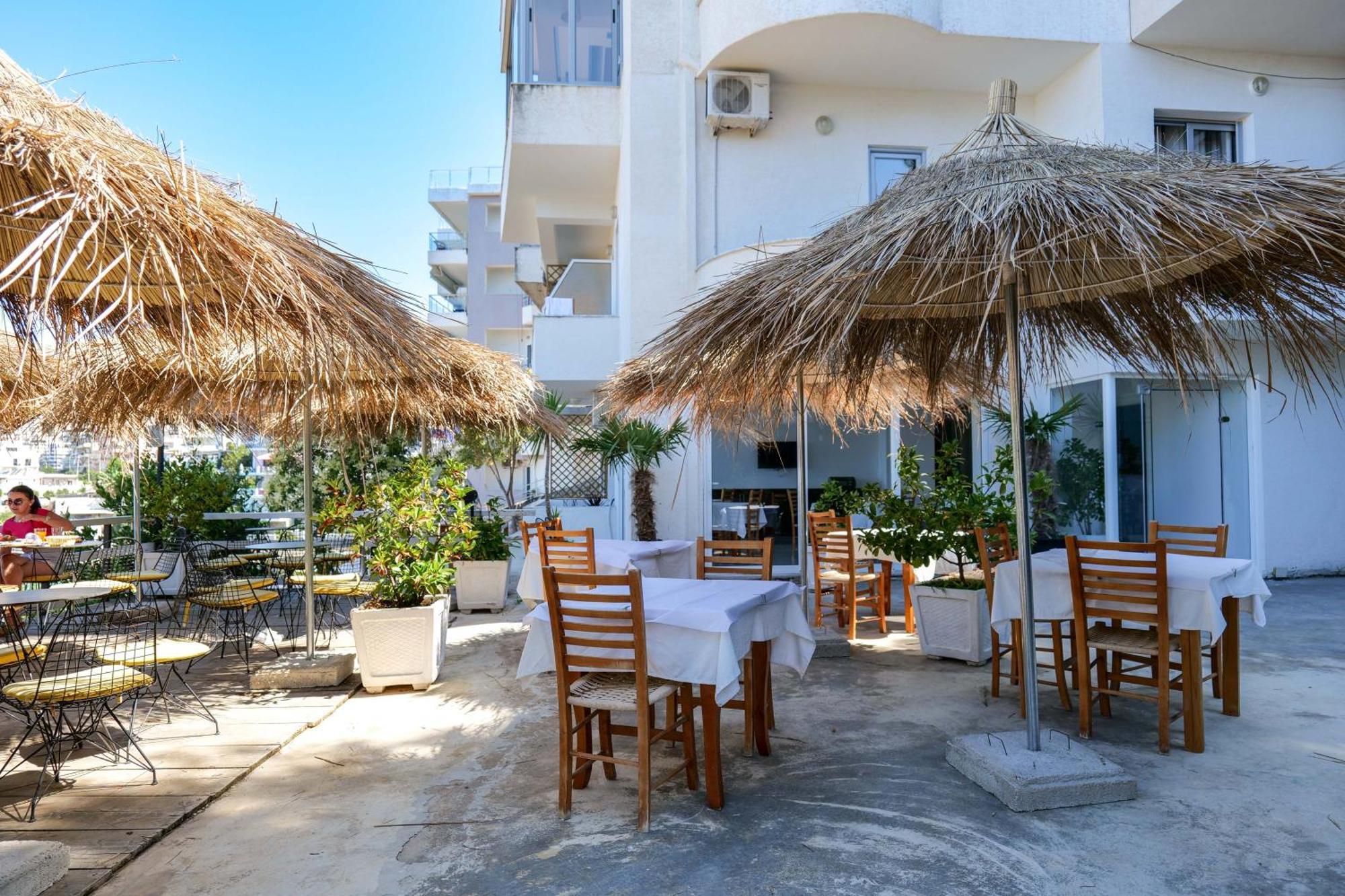 Hotel Sunrays Саранда Экстерьер фото